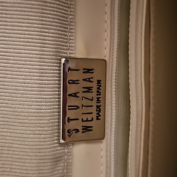 Stuart Weitzman Gold Evening Shoulder Bag. - Picture 8 of 11